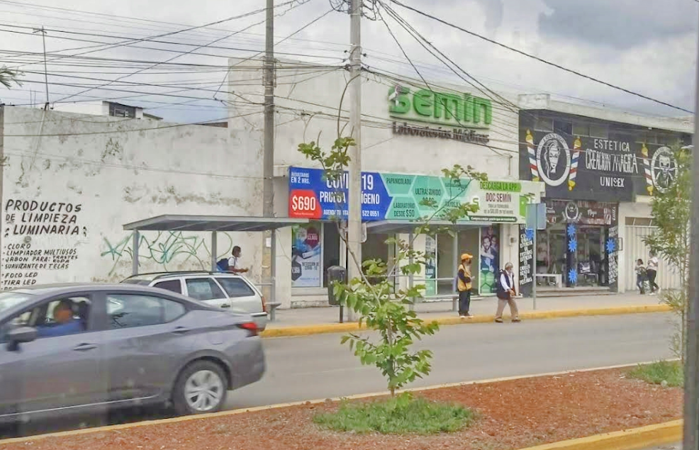 Asaltan laboratorios médicos cerca del Mercado Morelos