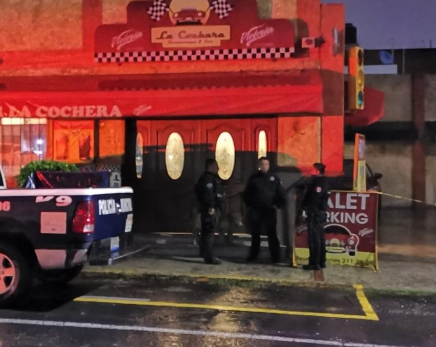 Encapuchado dispara a empleados del bar "La Cochera"