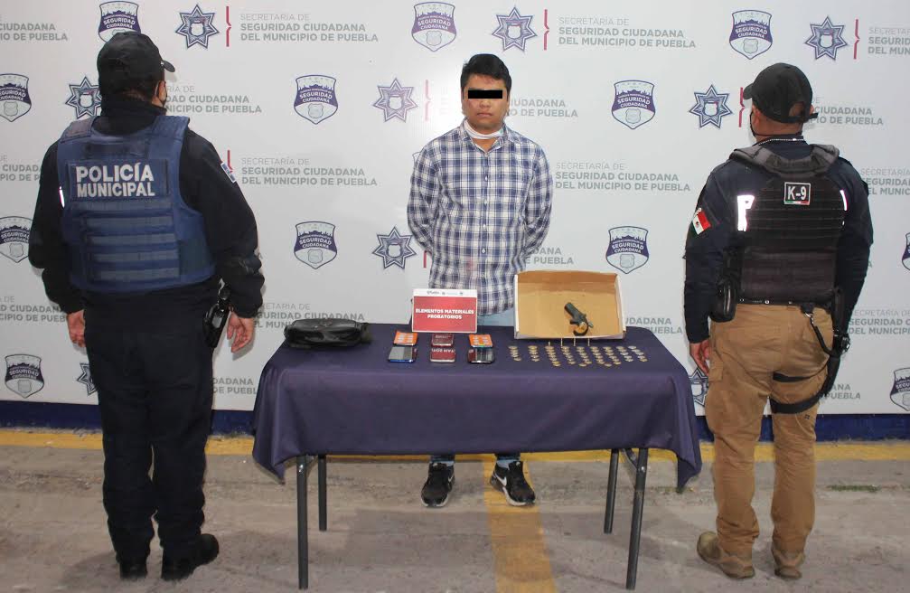 A los 14 años, lo han detenido dos veces por robo a transporte en Puebla