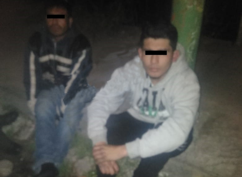 Vecinos aseguran a ladrones armados en la Unidad Solidaridad, Puebla