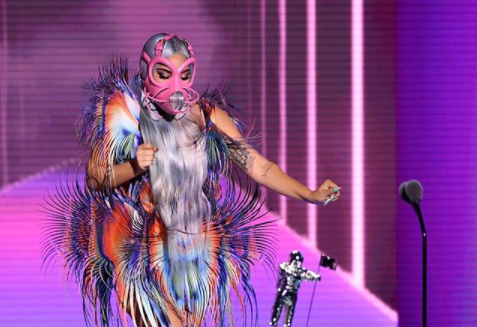 Sorprendentes mascarillas luce Gaga en los MTV Music Awards