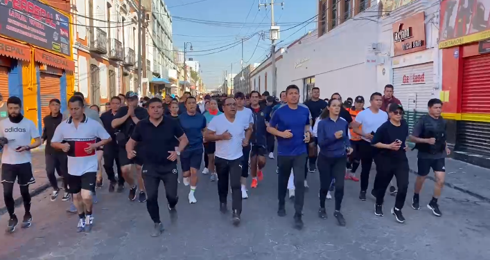VIDEO Realizan carrera con cadetes y jóvenes en Puebla