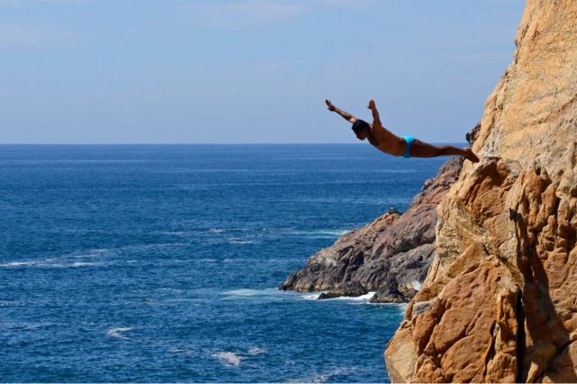 La Quebrada de Acapulco celebra 90 años con un boleto de lotería