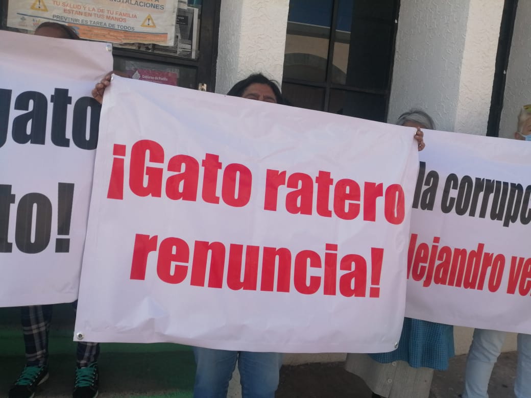 Conato de bronca en Lara Grajales; exigen salida del edil