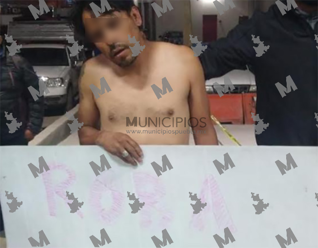 Locatarios de la Central de Abasto en Puebla golpean y exhiben desnudo a ladrón