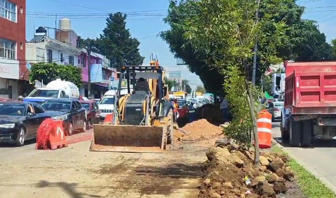 Trabajos de drenaje en la Prolongación de la 24 Sur generan reducción de carriles