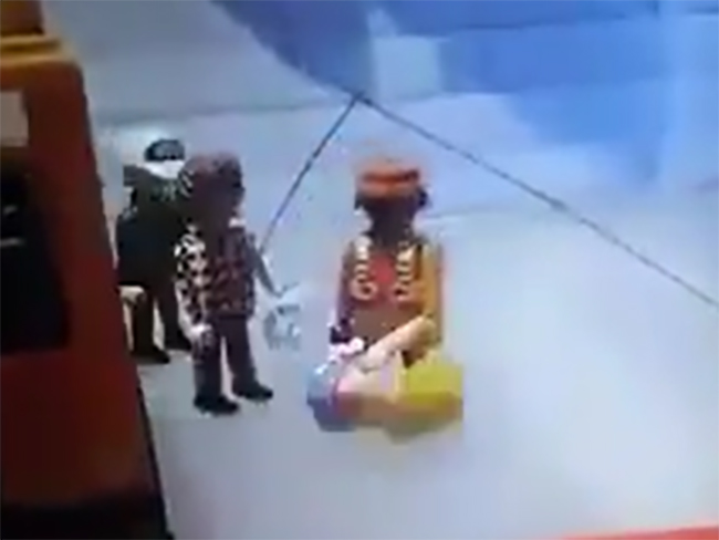 VIDEO Con Legos recrean golpiza a asaltante en el Estado de México