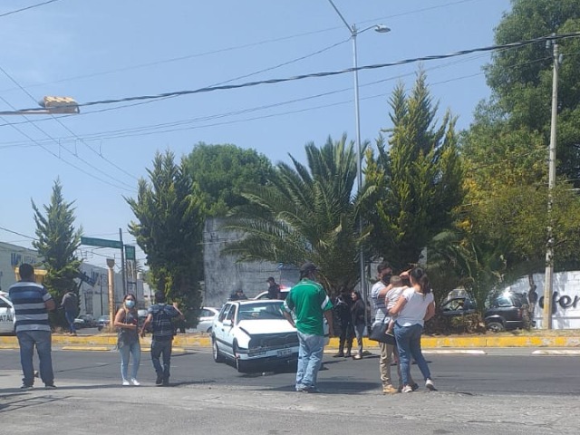 Saldo de familia lesionada tras choque de patrulla en Puebla