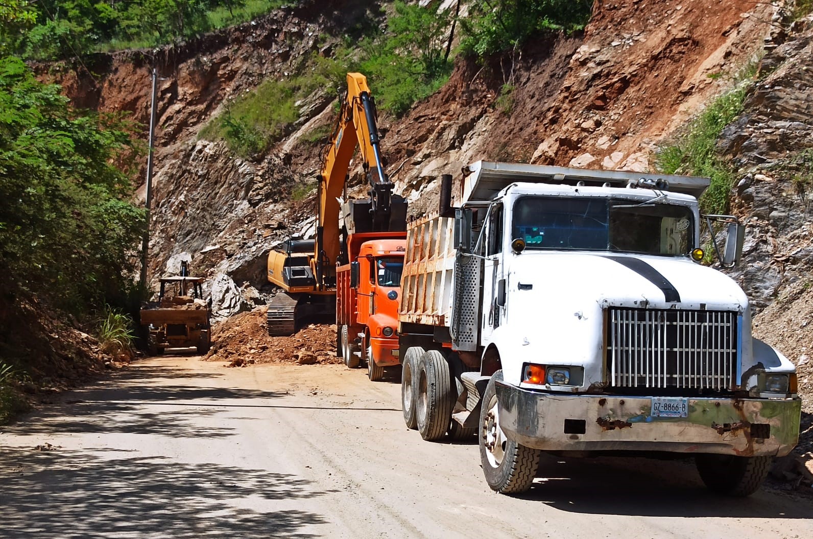 Libera Secretaría de Infraestructura carretera Axutla-Huehuepiaxtla