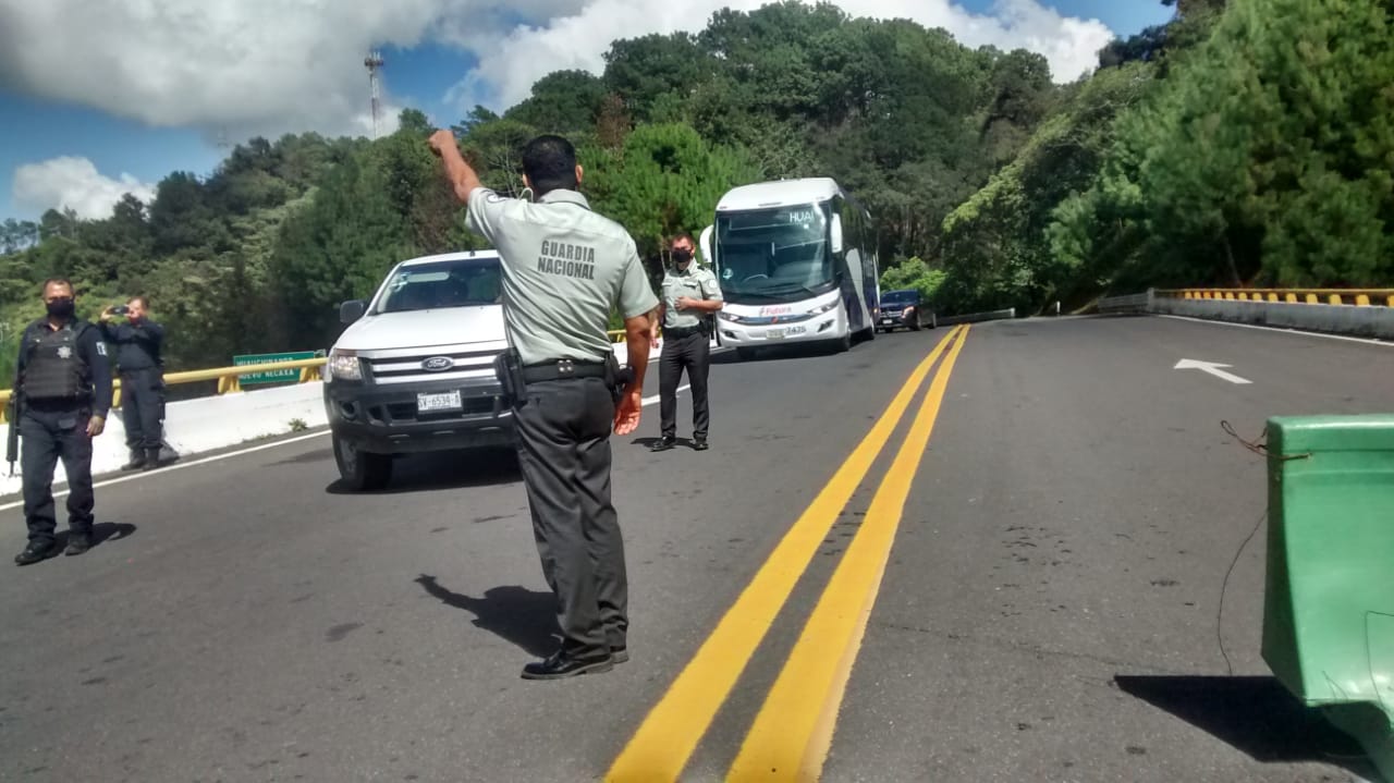 Detienen a seis del SME por cierre de la México-Tuxpan
