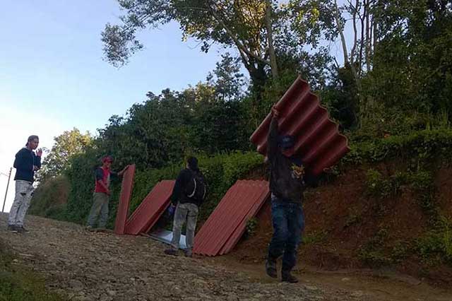 Licitan construcción de techos y pisos para viviendas en Puebla