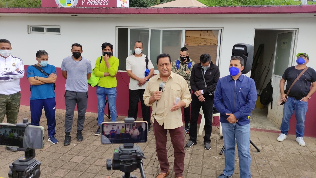 Aspirante a liderar a petroleros niega aval de AMLO en Puebla