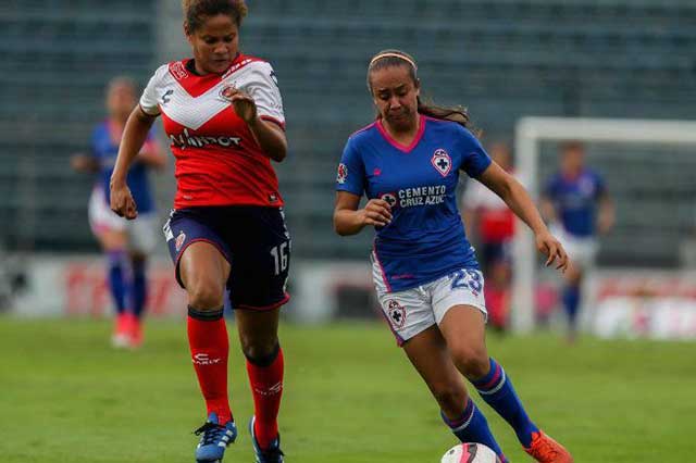 Se mancha Liga MX femenil: jugadora acusa que árbitro le exigió dejarse anotar