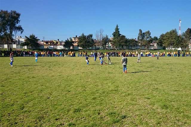 Inauguran la Liga de Fútbol del Centro Escolar de Chignahuapan