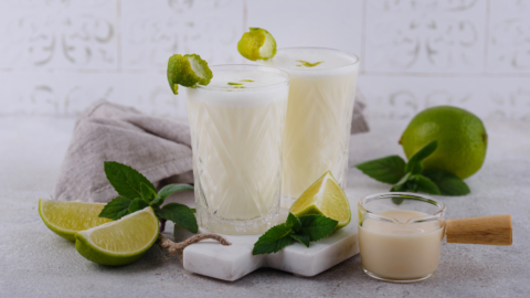 Refréscate con estas 3 recetas de bebidas rendidoras para toda la familia