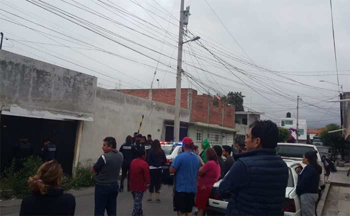 Lo sorprenden robando en domicilio y vecinos lo quieren linchar