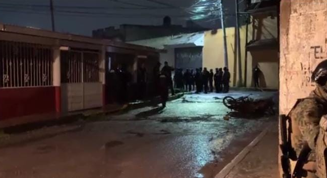 Linchan a presunto delincuente por intentar asaltar una tortillería en Cuautlancingo