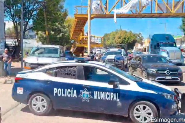 Evitan linchamiento de conserje en San Pedro Cholula; lo acusan de abuso sexual