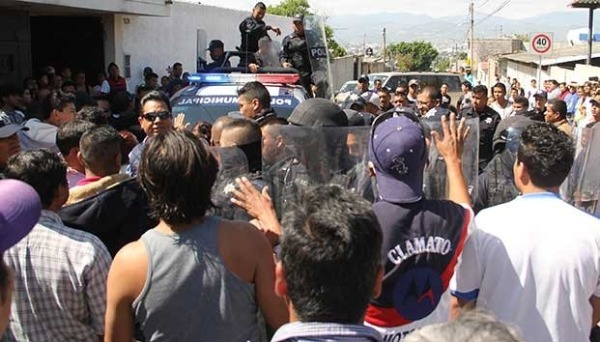 Reconoce Barbosa dificultades de policía para atender linchamientos