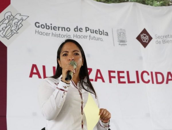Entrega Bienestar 800 viviendas y mil techos en Puebla