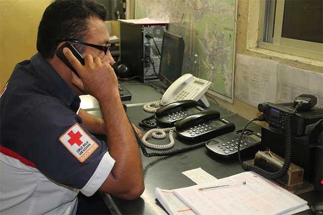 Reciben hasta 120 llamadas de broma al día los números de emergencia en Izúcar