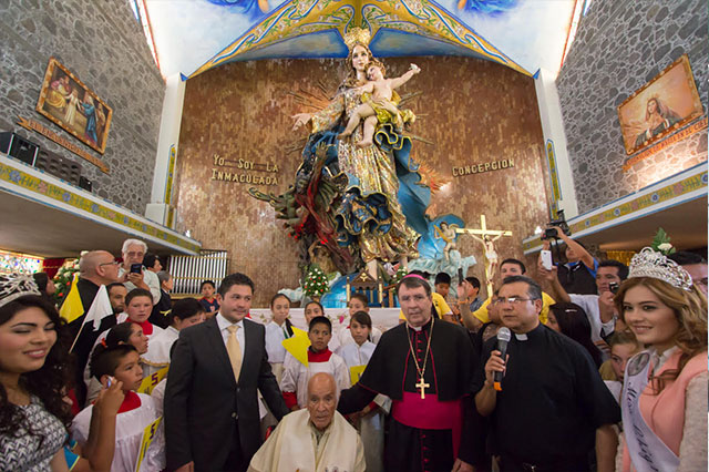 Oficia misa en Chignahuapan representante del Vaticano