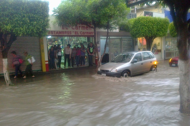 Reportan daños en casas y cultivos de Tehuacán y Serdán por lluvia y granizo