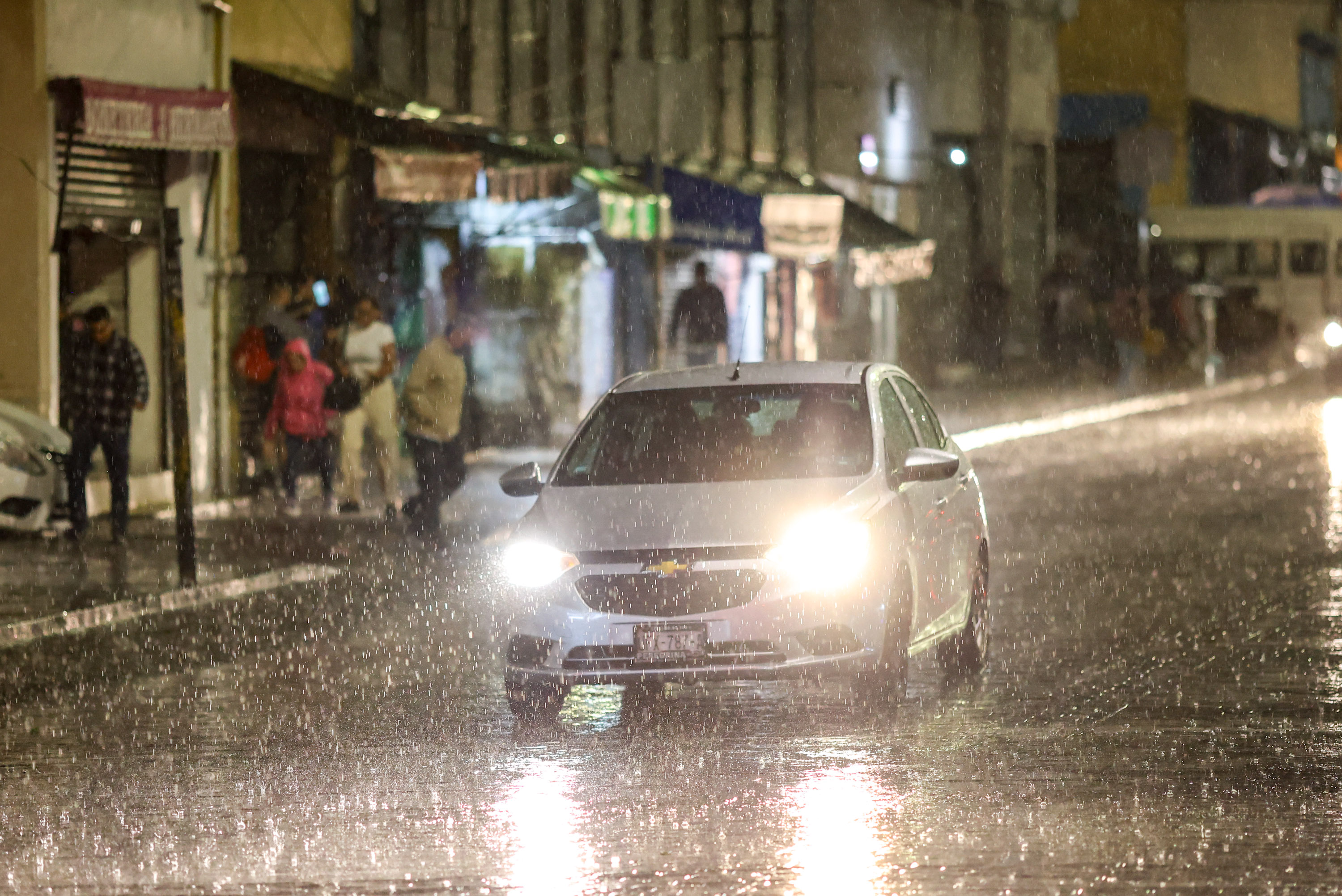 Ante el pronóstico de lluvias, el Gobierno de la Ciudad emite recomendaciones para automovilistas