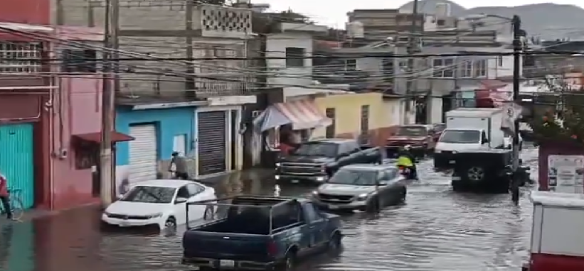 VIDEO Tormenta en Atlixco arrastra niños y deja sin luz a miles de familias