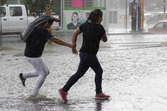 Alertan por intensas lluvias este domingo en Puebla