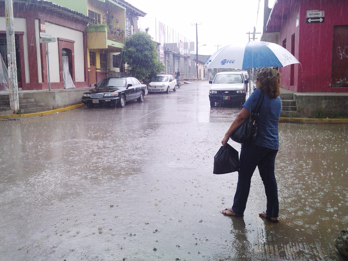 Lluvias intensas en Puebla, con actividad eléctrica y granizo