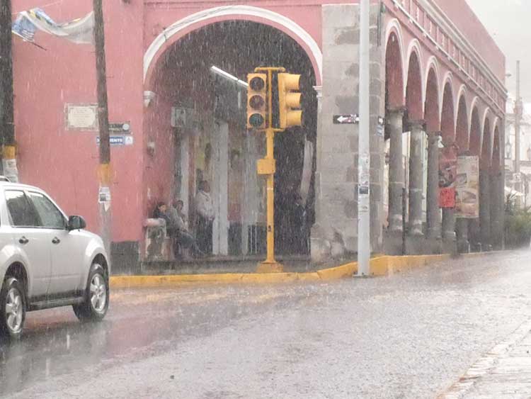 Saldo blanco durante lluvias en Tecamachalco: Protección Civil