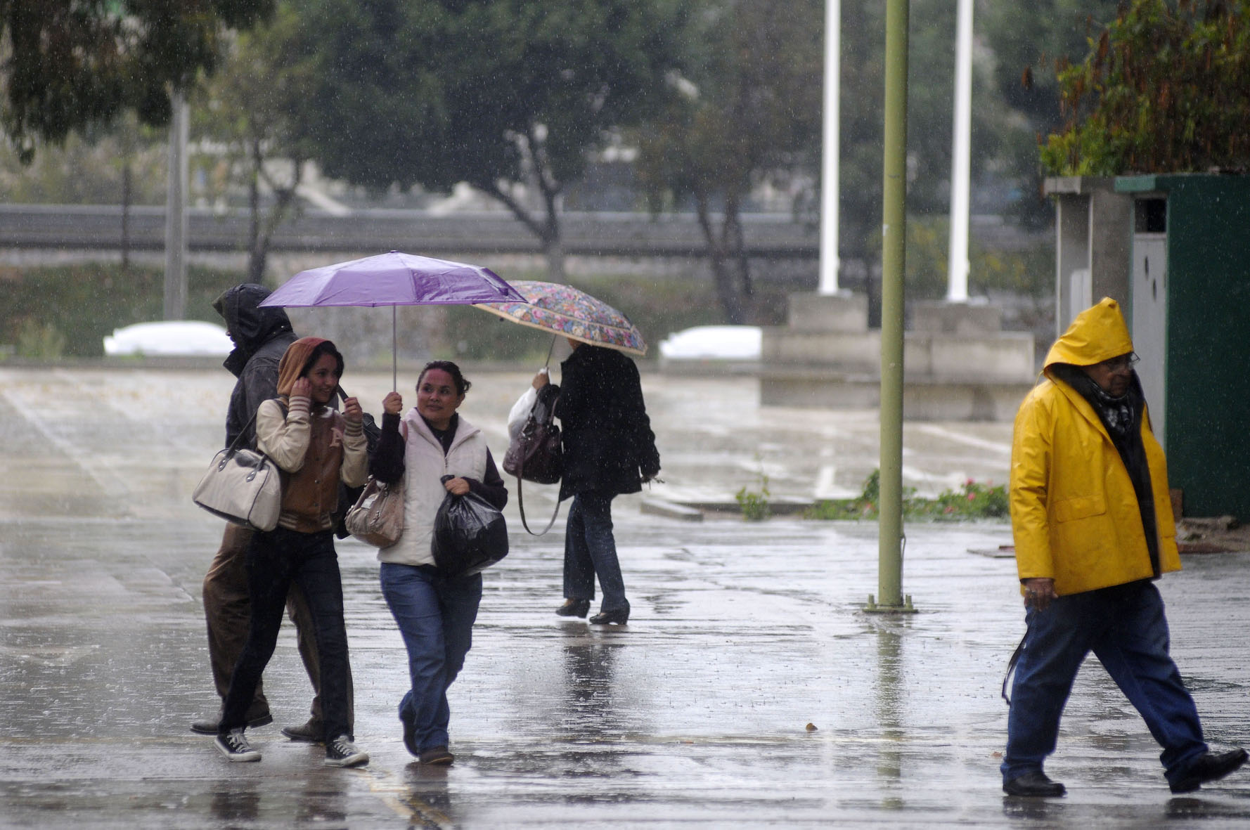 Lluvias y hasta tormentas durante el día de padre en Puebla
