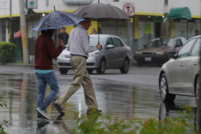 Este día se prevé cielo nublado y lluvias fuertes por la tarde