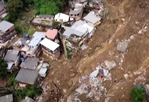 Van 104 muertos tras fuertes lluvias en Brasil 