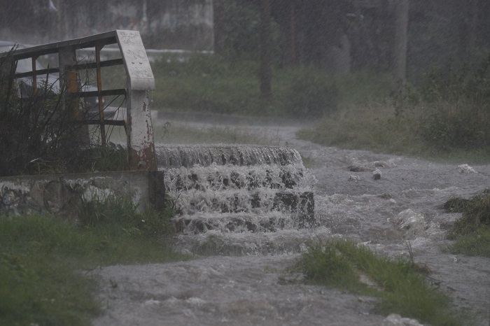 Lluvias ocasionan desgajamiento de cerro en Izúcar de Matamoros