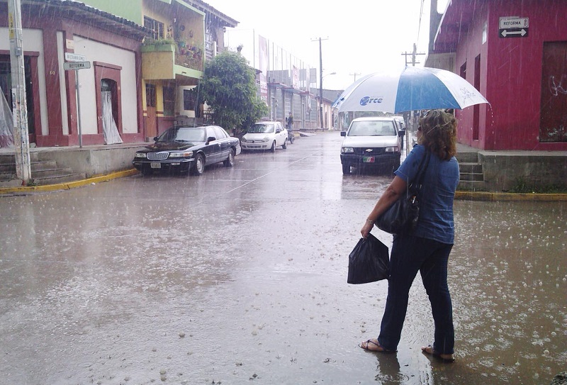 Pronostican lluvias intensas y tolvaneras para domingo en Puebla