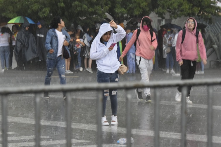 Frente frío provocará lluvias intensas este domingo en Puebla