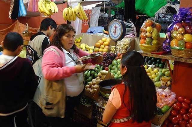 Locatarios de mercado en Teziutlán se amparan ante desalojo por Comuna