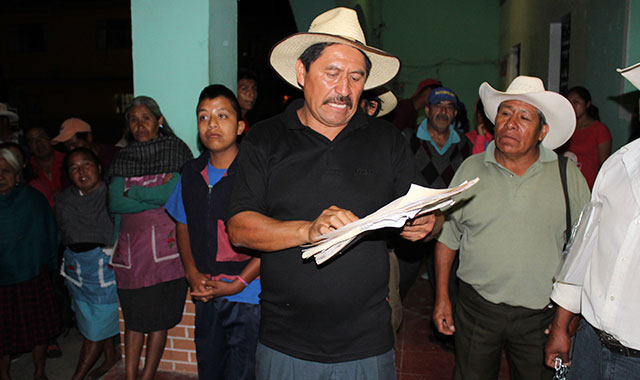 Cierran presidencia auxiliar de Ahuacatlán y exigen destitución de presidente