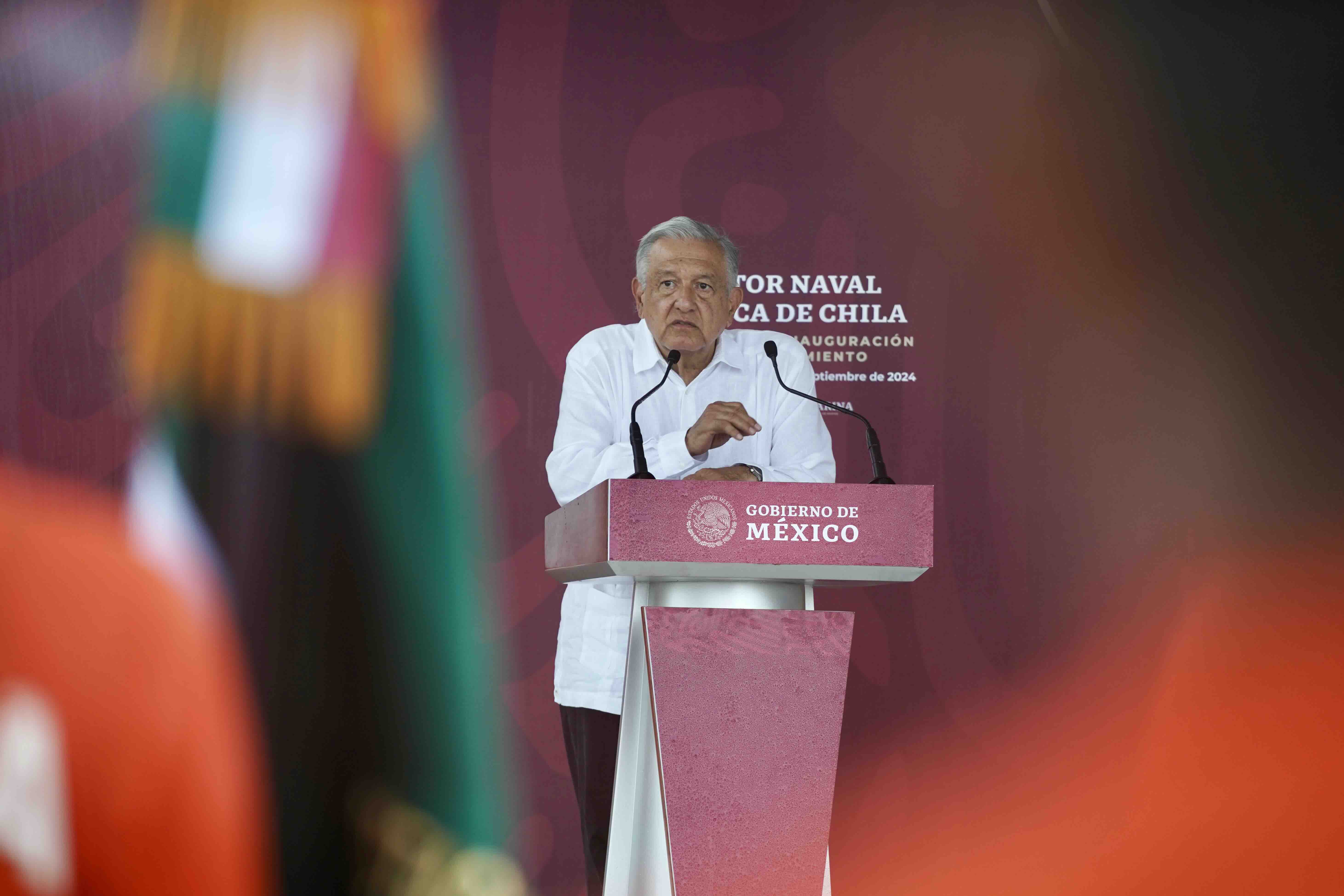 López Obrador agradece a la Marina por apoyo en sexenio