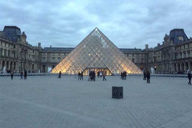 Por temor al contagio del coronavirus cierran el Museo de Louvre