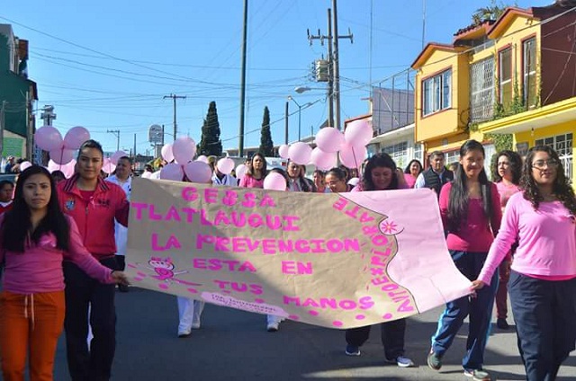 Recuerdan lucha contra el cáncer de mama en Tlatlauquitepec