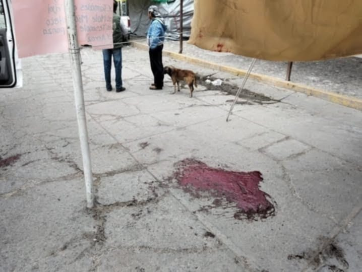 Adulto mayor pierde un ojo tras tropezar en la feria de Santiago Miahuatlán