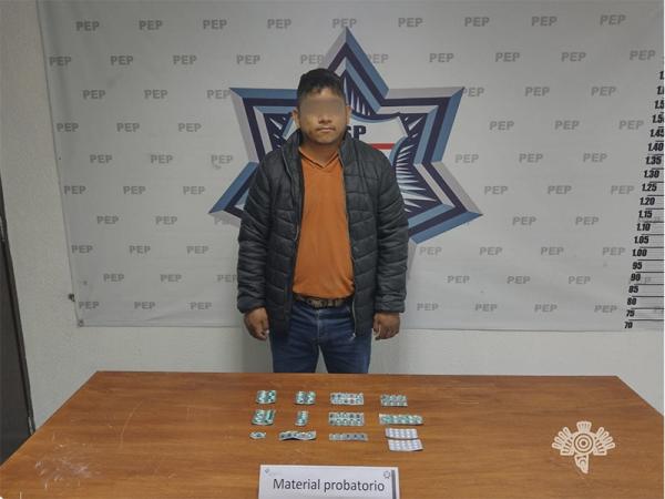 Cae Luigi con 140 pastillas psicotrópicas en la México-Puebla