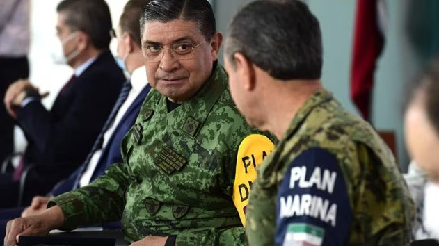 Luis Crescencio Sandoval y ¿la austeridad?