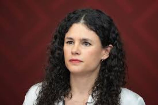 Luisa María Alcalde se deslinda de militante que celebró protestas