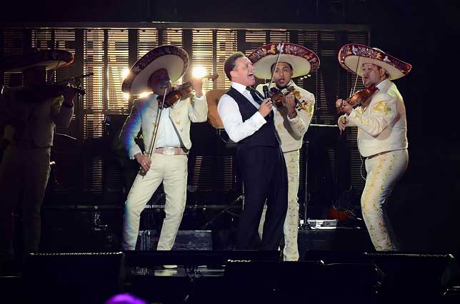 Luis Miguel da adelanto de su nuevo sencillo La Fiesta del Mariachi