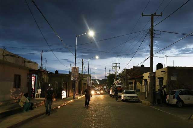 Comuna de Tehuacán niega luminarias a locatarios de mercado 