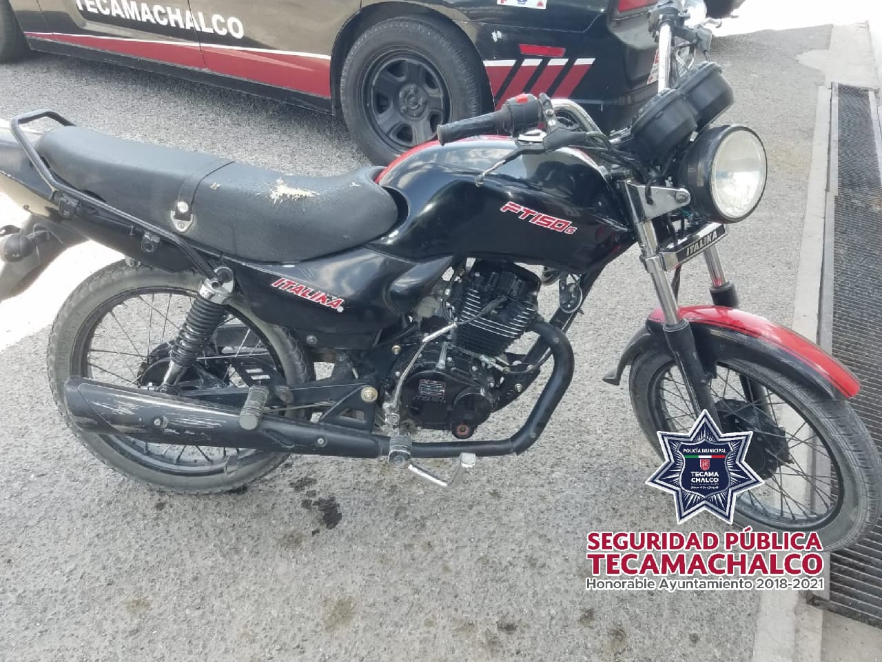 Tras persecución policías recuperan motocicleta robada en Tecamachalco